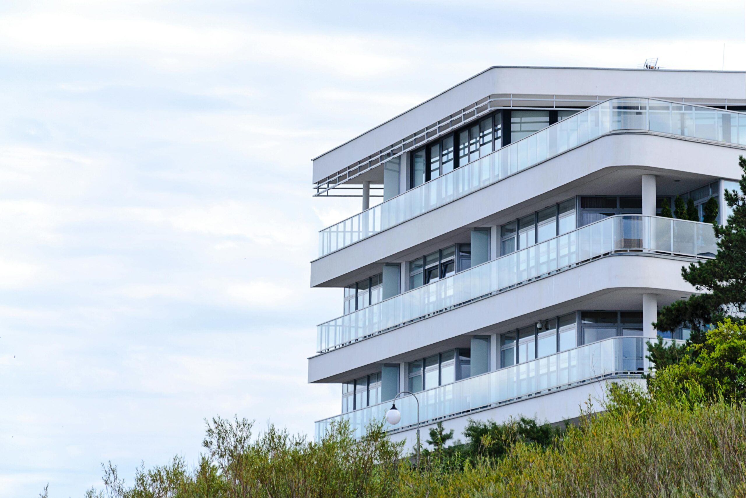Bâtiment tertiaire moderne avec haute performance énergétique - Diagnostic DPE mention tertiaire